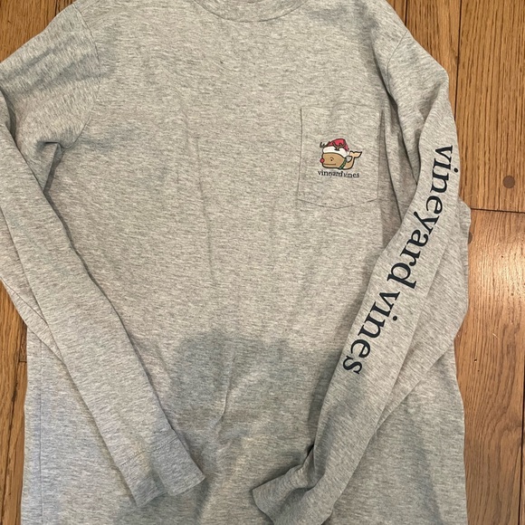 LONG sleeve Vineyard Vines Christmas shirt - Picture 2 of 2